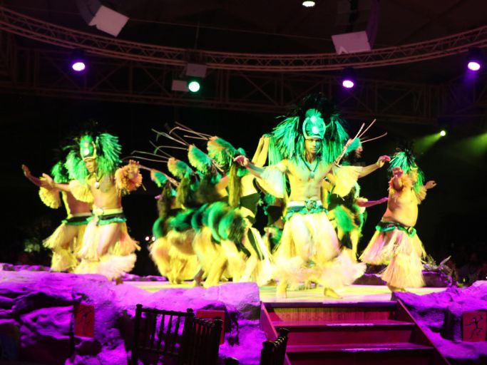 luau kalamaku show 16