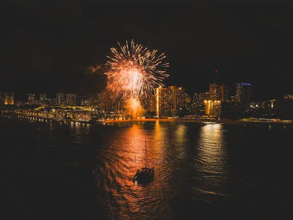 waikiki fireworks sail 6